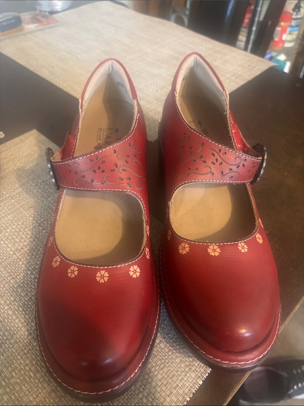 L'ATISTE Women’s Red Floral Mary Jane Clogs